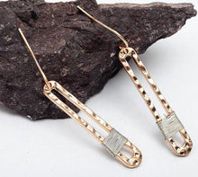 Load image into Gallery viewer, Dainty Antique Gold Wire Dangle Earrings